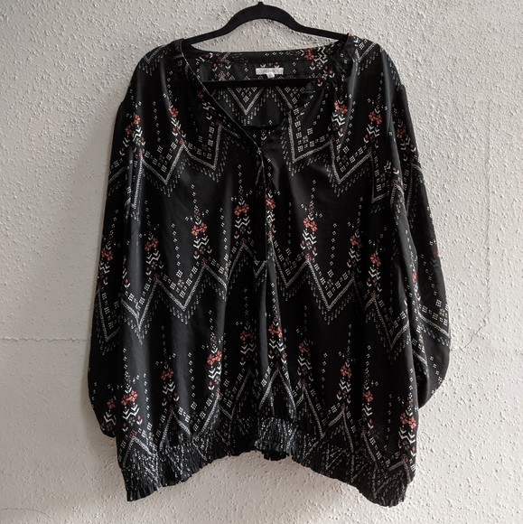 Maurices Tops - Maurices Blck Flowy top